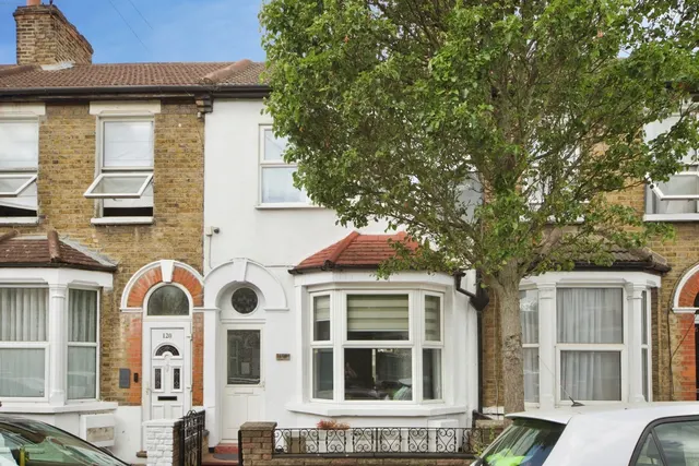 Kimberley Road, London, N18, photo 1