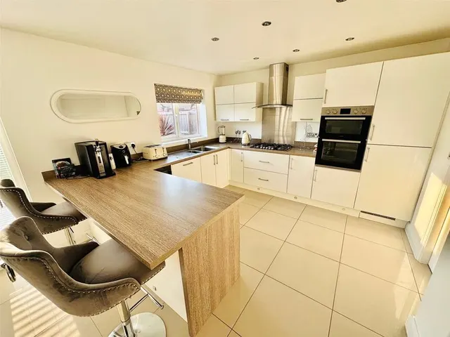 Photo 2 — Waddington Drive, Snaith, Goole, DN14