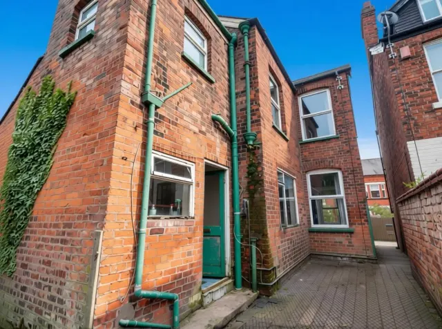 The Crescent, Northwich, photo 2