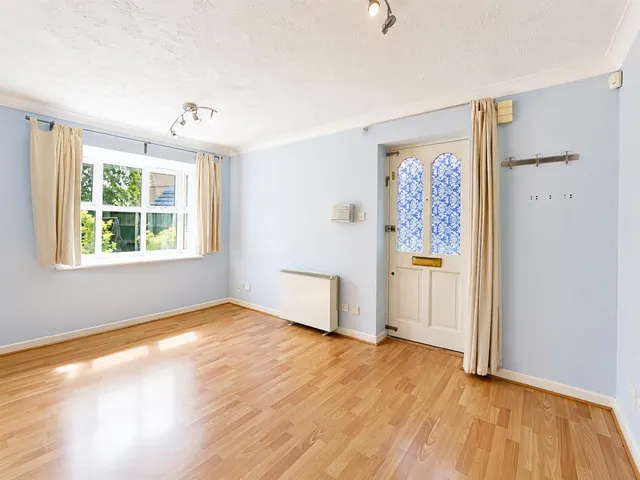 Christabel Close, Isleworth, photo 2