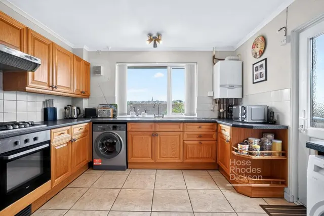 West Hill Road, Ryde, PO33, photo 3