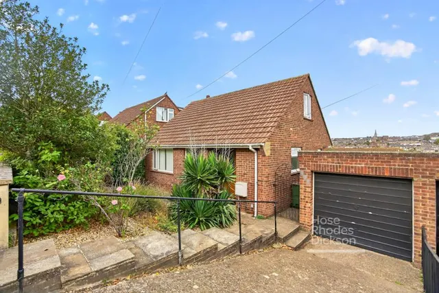 West Hill Road, Ryde, PO33, photo 1