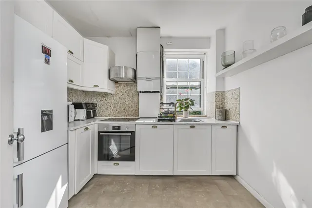Gracefield Gardens, London, SW16, photo 1