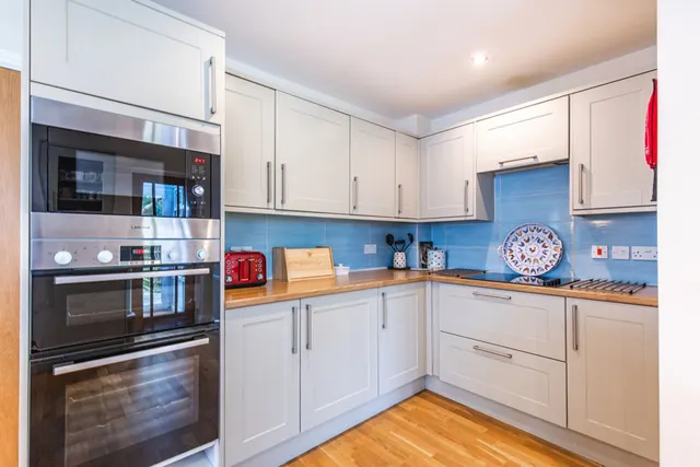 Spacious Family Home in Brancaster St, photo 3