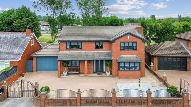 Nicol Road, Ashton-In-Makerfield, Wigan, Wigan, WN4 8LU, photo 1