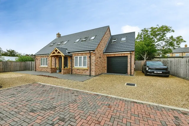 Orchard Gardens, Upwell, Wisbech, Norfolk, PE14, photo 1