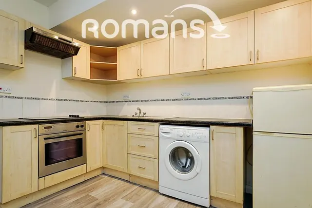 Clarendon Drive, Royal Wootton Bassett, SN4, photo 2