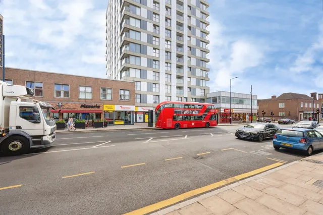Station Road, Edgware, photo 1
