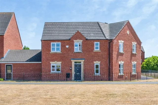 Leven Road, Tamworth, Staffordshire, B77, photo 1