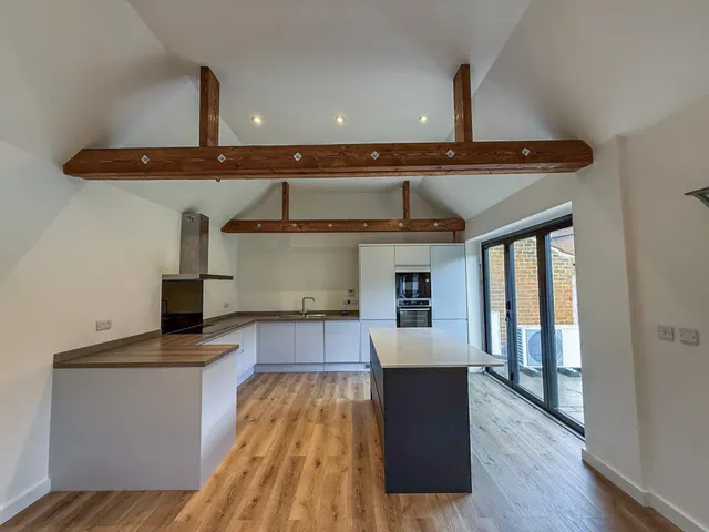 Main Street, Newark-on-Trent, NG23, photo 1