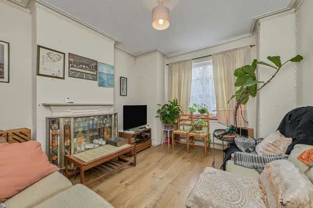 Photo 2 — Lydden Grove, Wandsworth, London, SW18