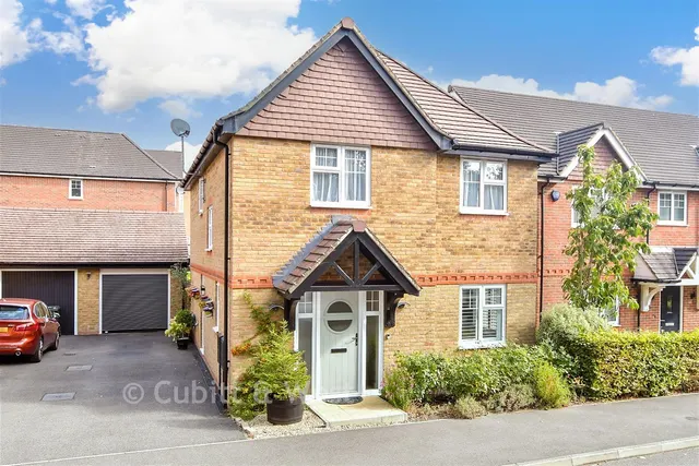 Charters Gate Way, Wivelsfield Green, RH17, photo 1