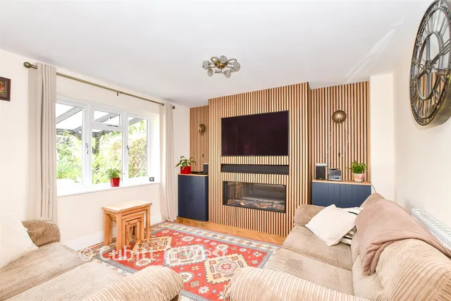 Charters Gate Way, Wivelsfield Green, RH17, photo 3