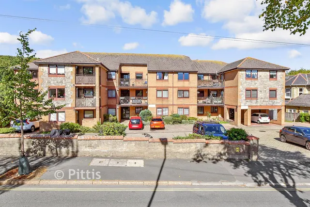 Victoria Avenue, Shanklin, PO37, photo 1