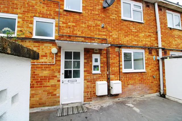 Hampden Road, Maidenhead, SL6, photo 1
