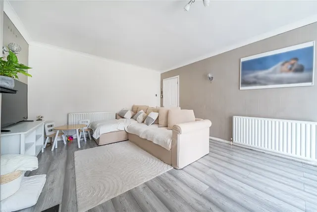 Photo 2 — Wanstead Close, Bromley, BR1