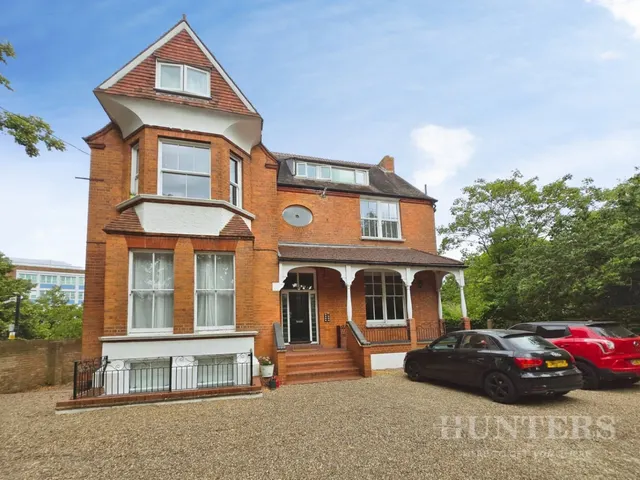 North Street, Carshalton, photo 1