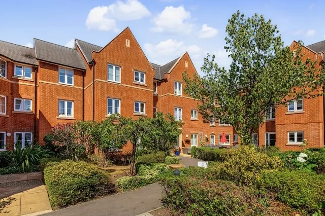 School Lane, Banbury, OX16, photo 1