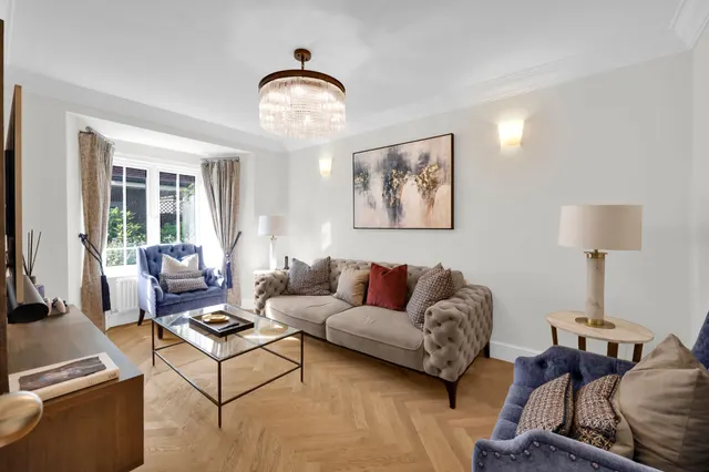 Cavendish Place, London, NW2, photo 3