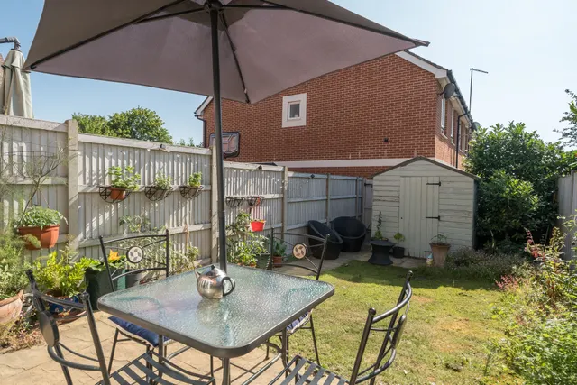 Photo 2 — Horsley Road, Maidenhead, SL6