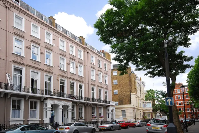 Flat 14, 16 Nevern Square, London, photo 1
