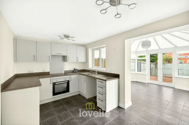 Buckingham Grove, Scartho Top, DN33, photo 2