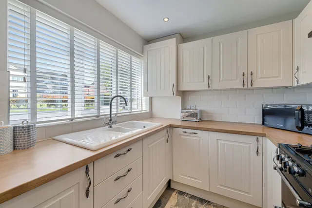 Photo 2 — Grosvenor Road, Widnes, Widnes, WA8 9RB