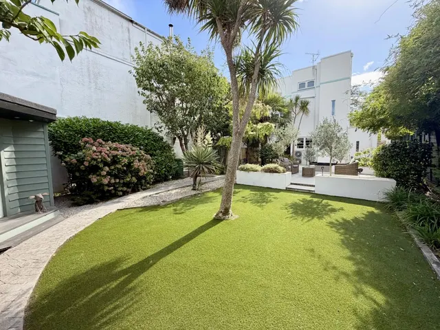 Sandbanks Road, BH14, photo 3