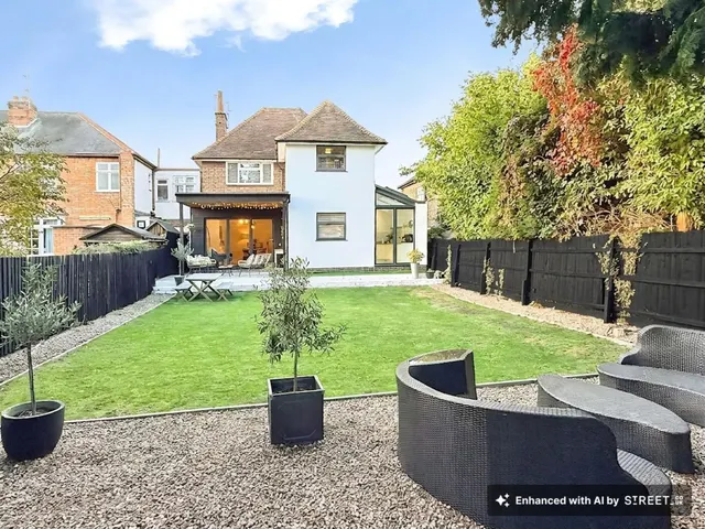 3 bedroom house, Eastcourt Road, Knighton, LE2