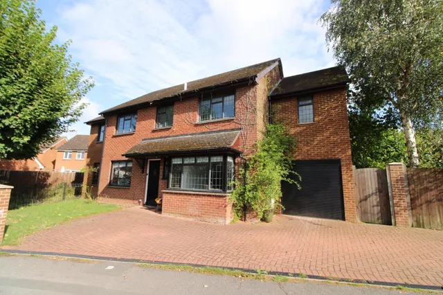 Lackmore Gardens, Reading, RG8, photo 1