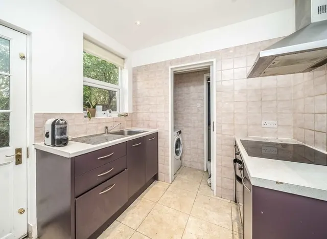 St. Georges Road, Hanworth, TW13, photo 3