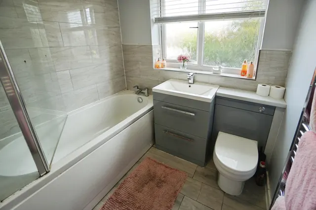 Margaret Vale, Ocker Hill, DY4, photo 3