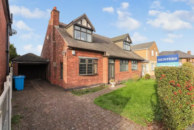 Backmoor Crescent, Sheffield, S8, photo 1