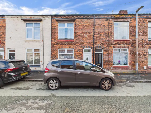 Maxwell Street, Crewe, photo 1