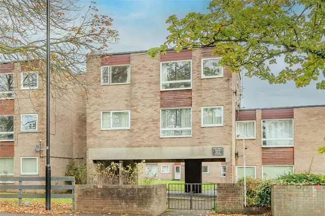 Bedford Court, Oakwood, LS8, photo 1