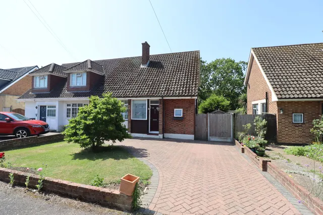 Kingswood Crescent, Rayleigh, Essex, SS6 7BH, photo 1