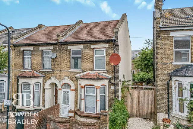 Leslie Road, London, E11, photo 1