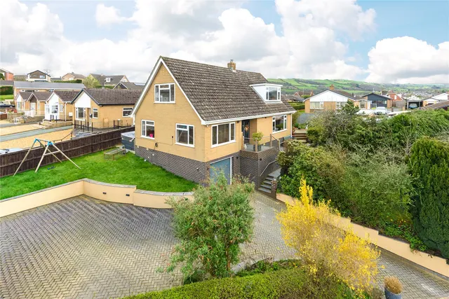 Churchill Drive, Newtown, Powys, SY16 2LE, photo 1