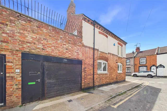 3 bedroom house — Hood Street, Northampton, Northamptonshire, NN1