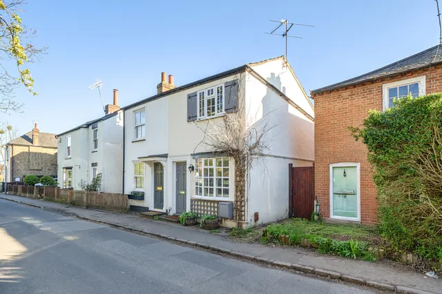Alma Road, Esher, KT10, photo 1