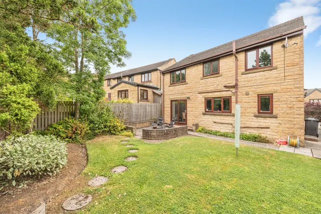 Photo 2 — Springside Rise, Golcar, Huddersfield
