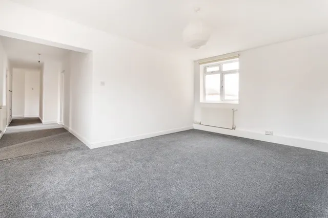 Photo 2 — 13 Tait Court, Lansdowne Green, London