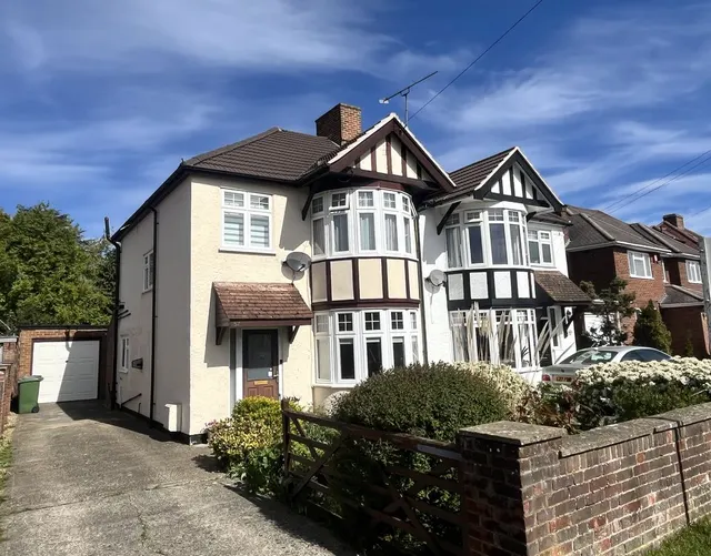 Green Road, High Wycombe HP13 5AZ, photo 1