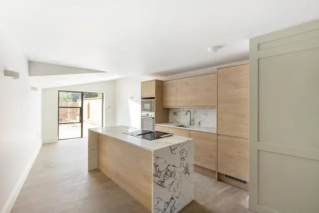 South Black Lion Lane, London, W6, photo 3