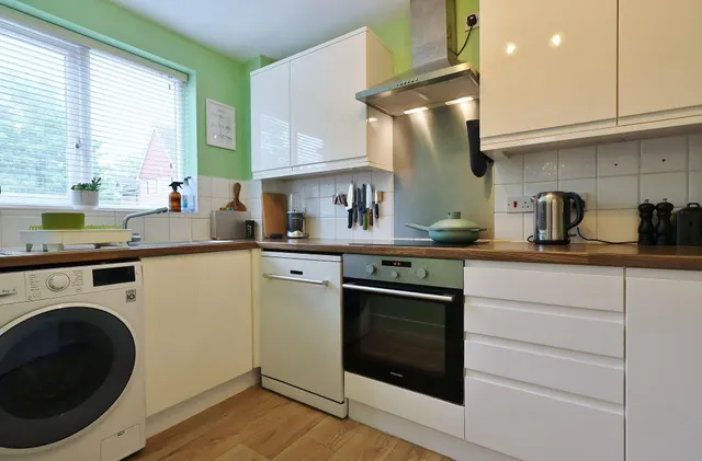 Redoubt Close, Hitchin, SG4, photo 3