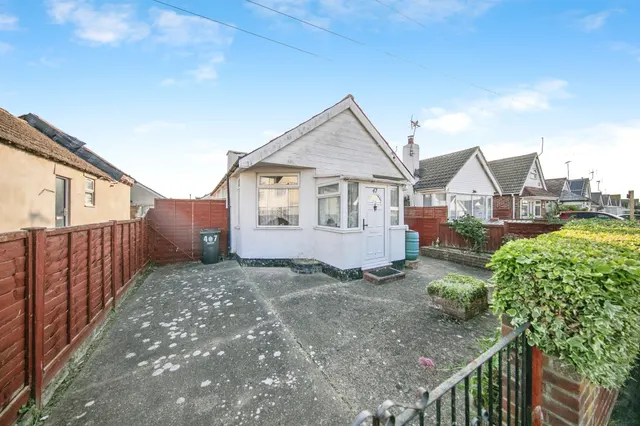 Rosemary Way, Jaywick, CLACTON-ON-SEA, photo 1
