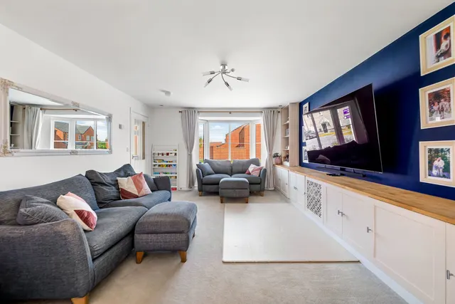 Field Avenue, Saxilby, LN1, photo 2