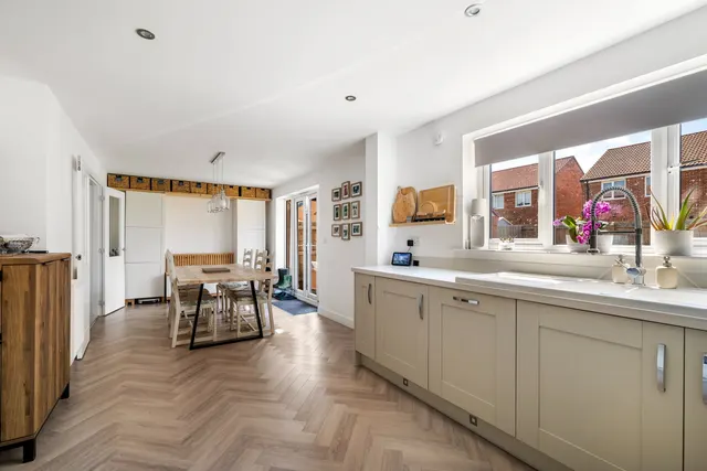 Field Avenue, Saxilby, LN1, photo 3