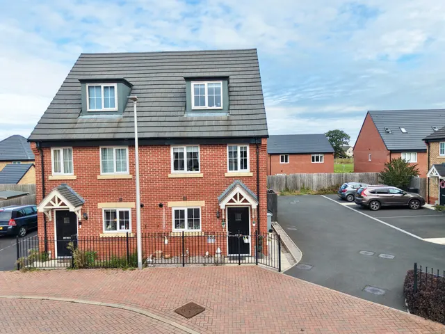 Samuel Armstrong Way, Crewe, CW1, photo 1