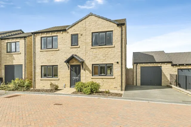Egerton Close, Brighouse, photo 1